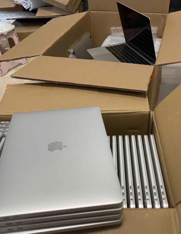 Premium MacBook Pallets Available Premium MacBook Pallets Available