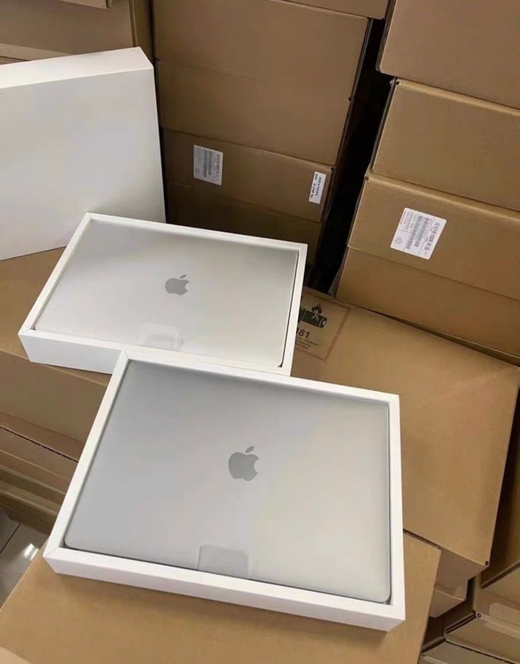 Premium MacBook Pallets Available Premium MacBook Pallets Available